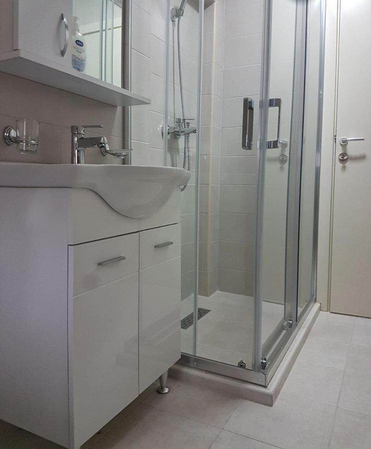 Apartmani Popovic V&A Tivat Exterior foto