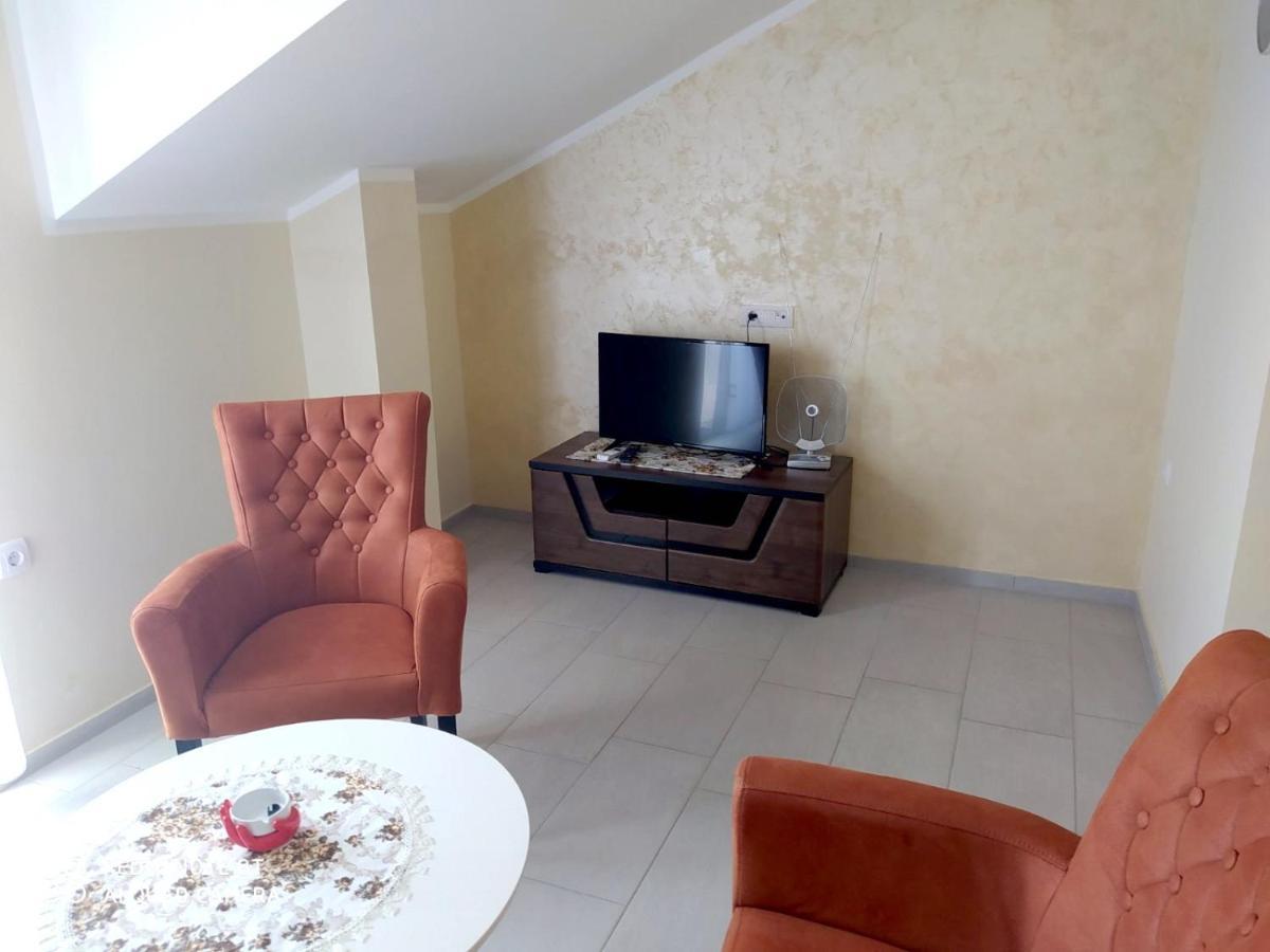 Apartmani Popovic V&A Tivat Exterior foto