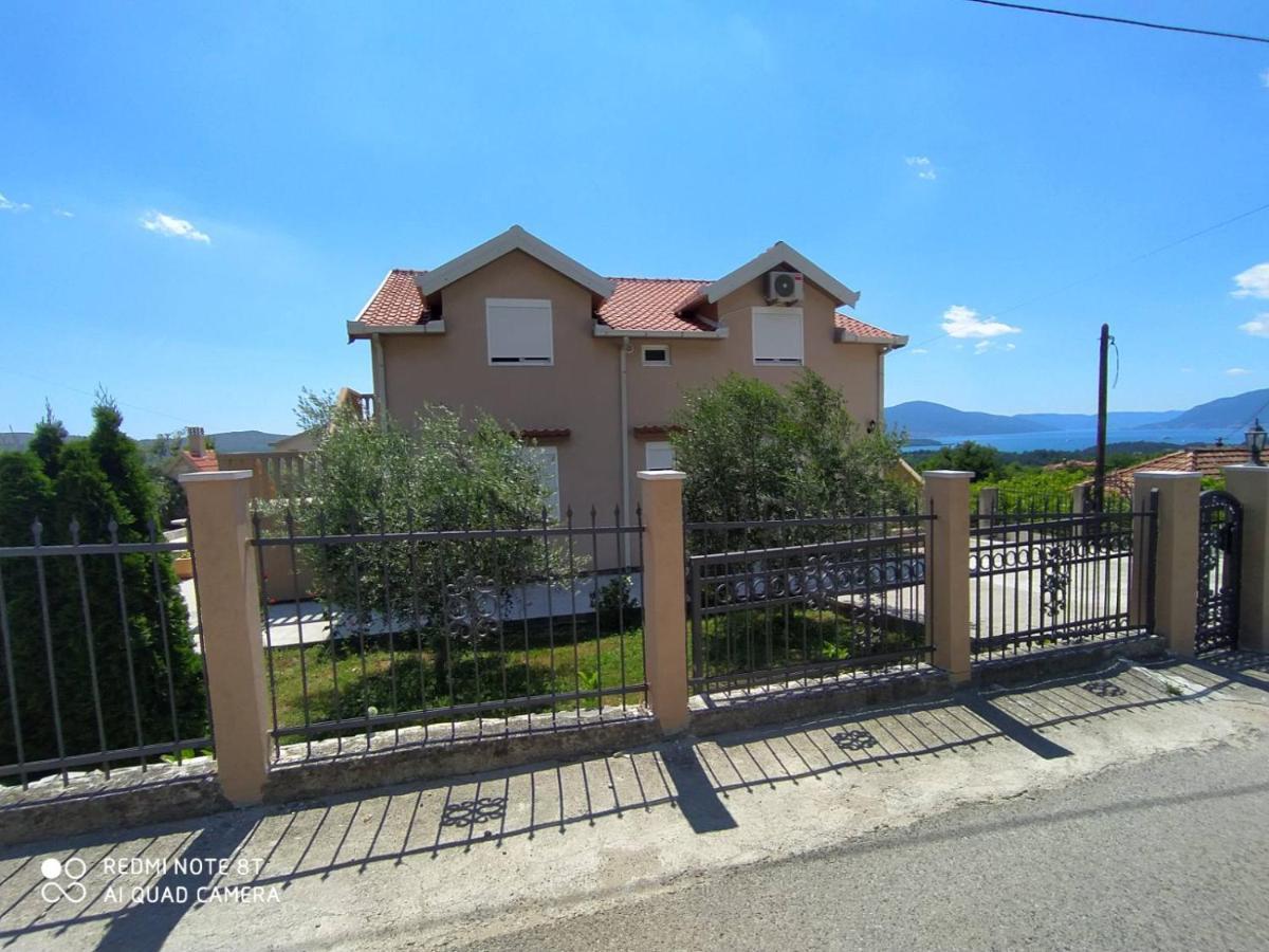 Apartmani Popovic V&A Tivat Exterior foto